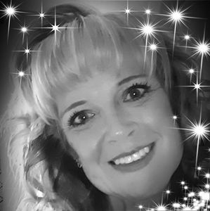 Meet your Posher, Dee dee